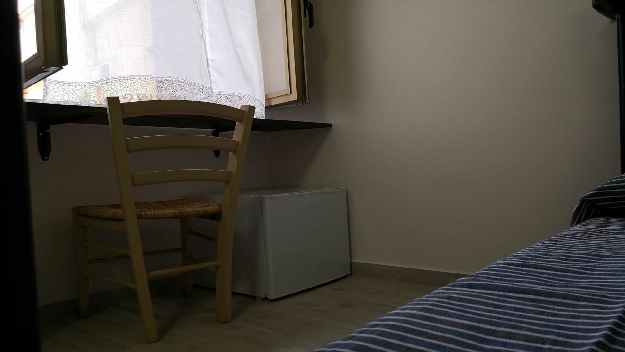 Fenesta Vascia Bed & Breakfast Наполи Екстериор снимка