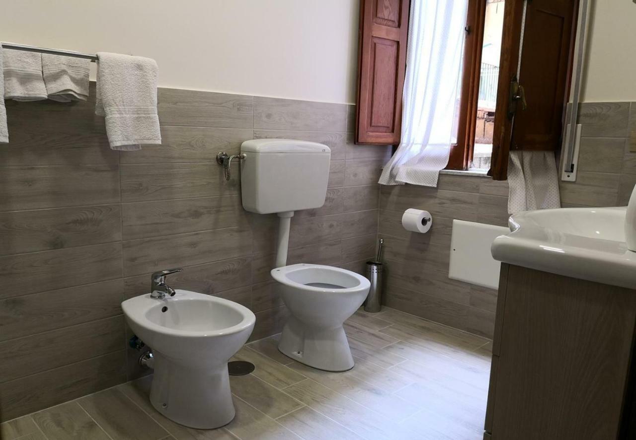 Fenesta Vascia Bed & Breakfast Наполи Екстериор снимка