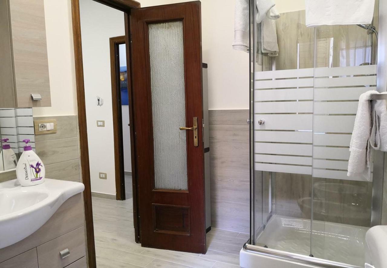 Fenesta Vascia Bed & Breakfast Наполи Екстериор снимка