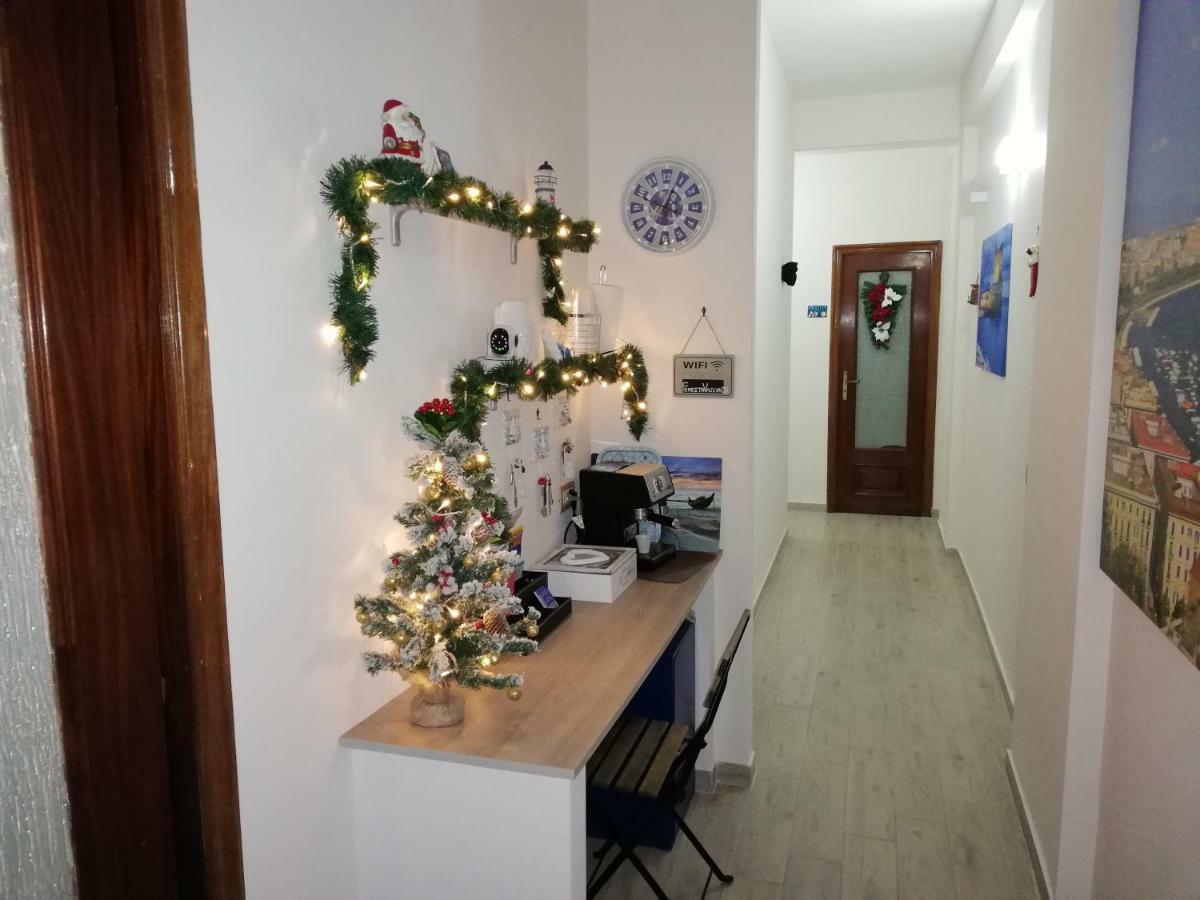 Fenesta Vascia Bed & Breakfast Наполи Екстериор снимка