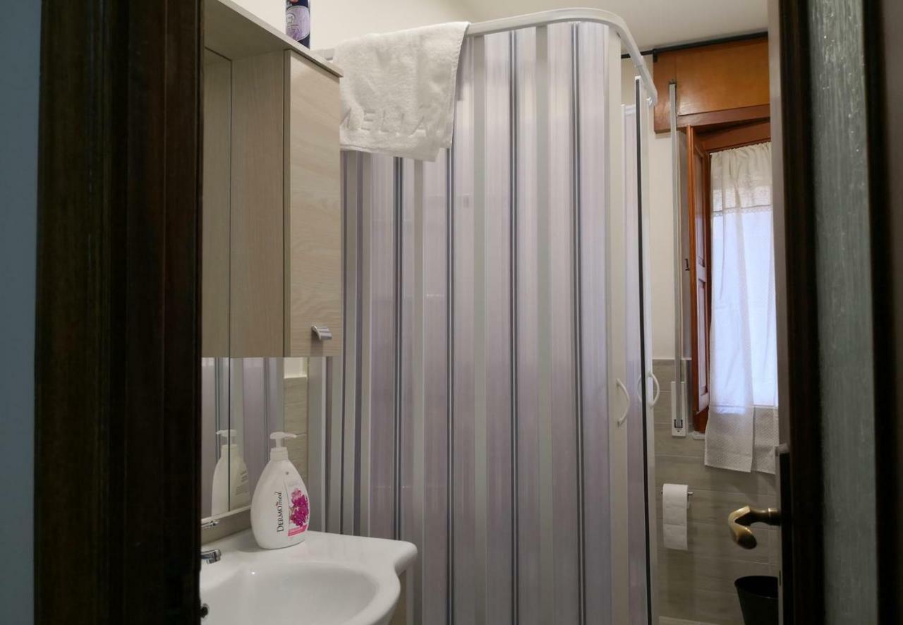Fenesta Vascia Bed & Breakfast Наполи Екстериор снимка